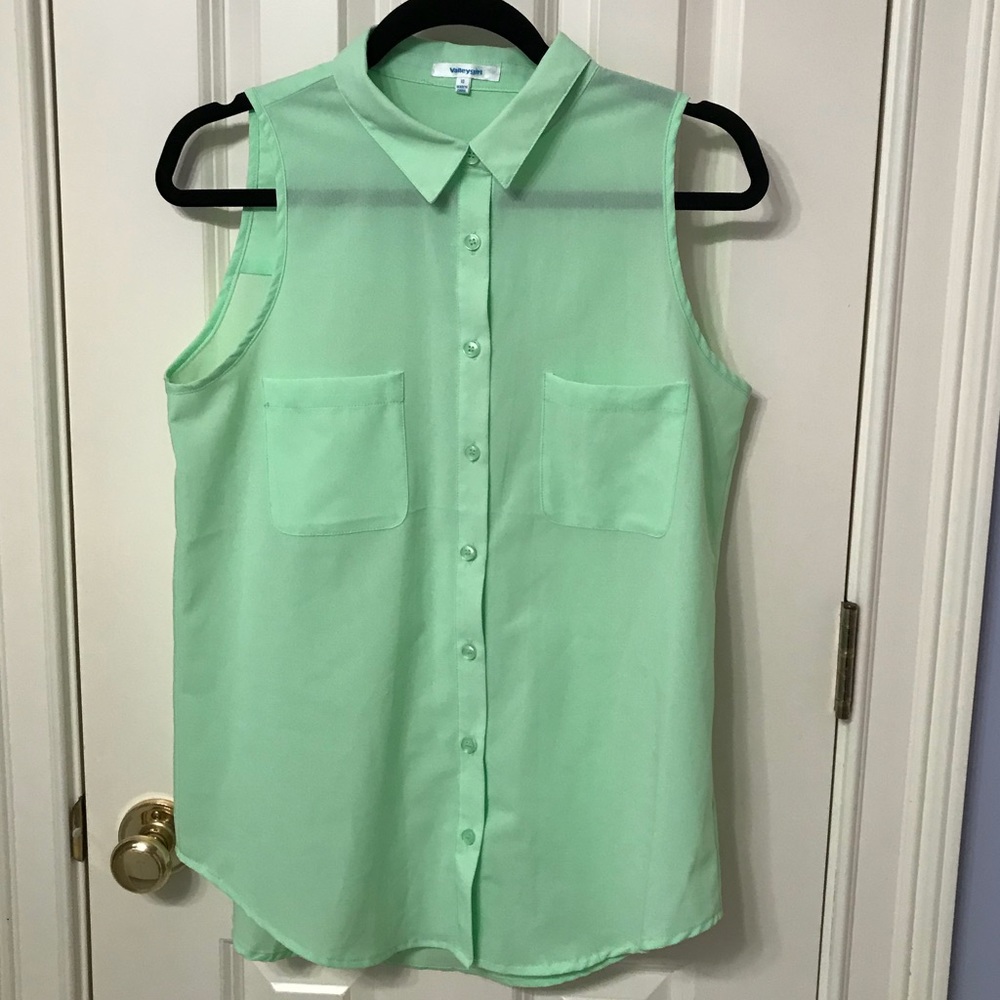 Valleygirl lime green sleeveless button-down top